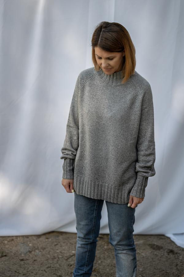 Balloon sleeve grey sweater