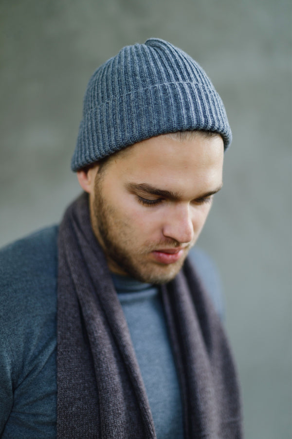 Gray chunky knit hat