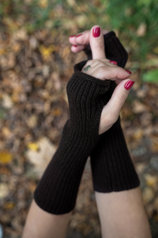 Brown fingerless gloves