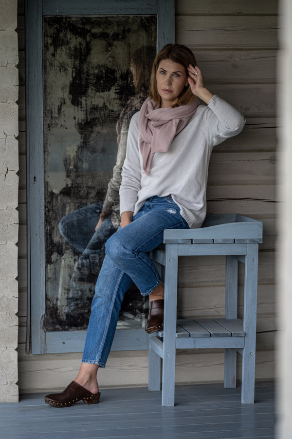 Powder pink cashmere and merino wool shawl
